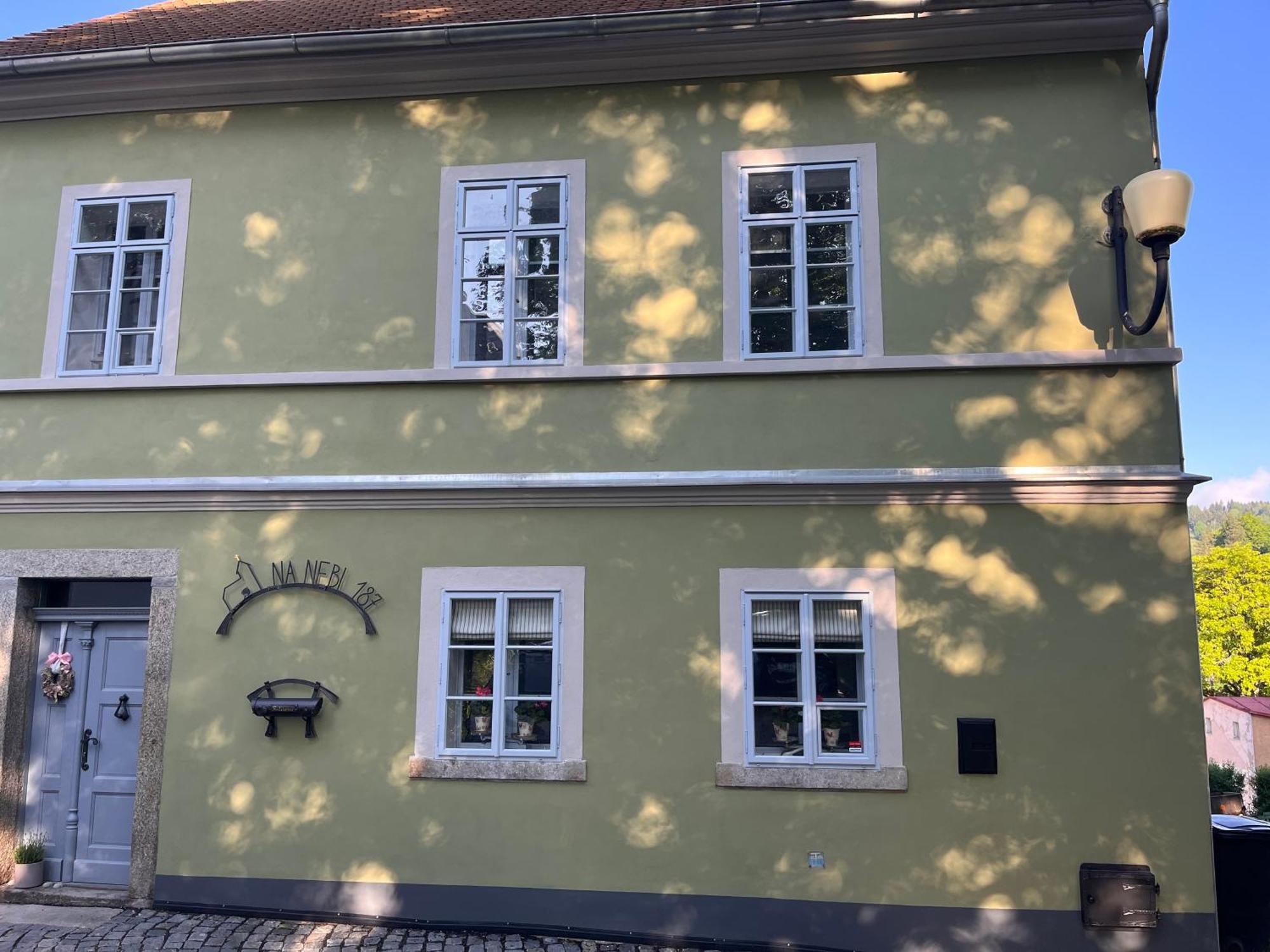 Na Nebi 187 Aparthotel Becov nad Teplou Luaran gambar