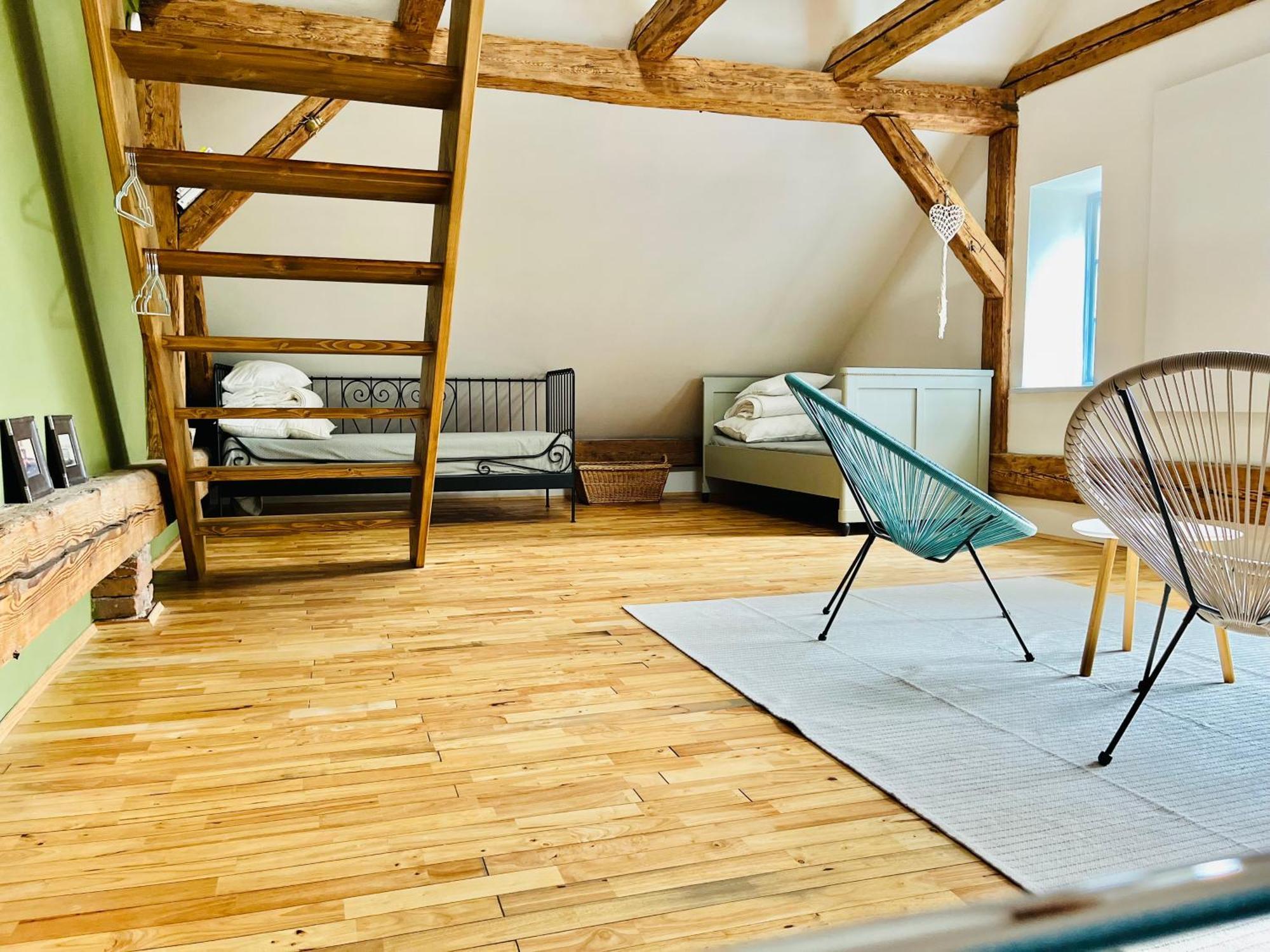 Na Nebi 187 Aparthotel Becov nad Teplou Luaran gambar