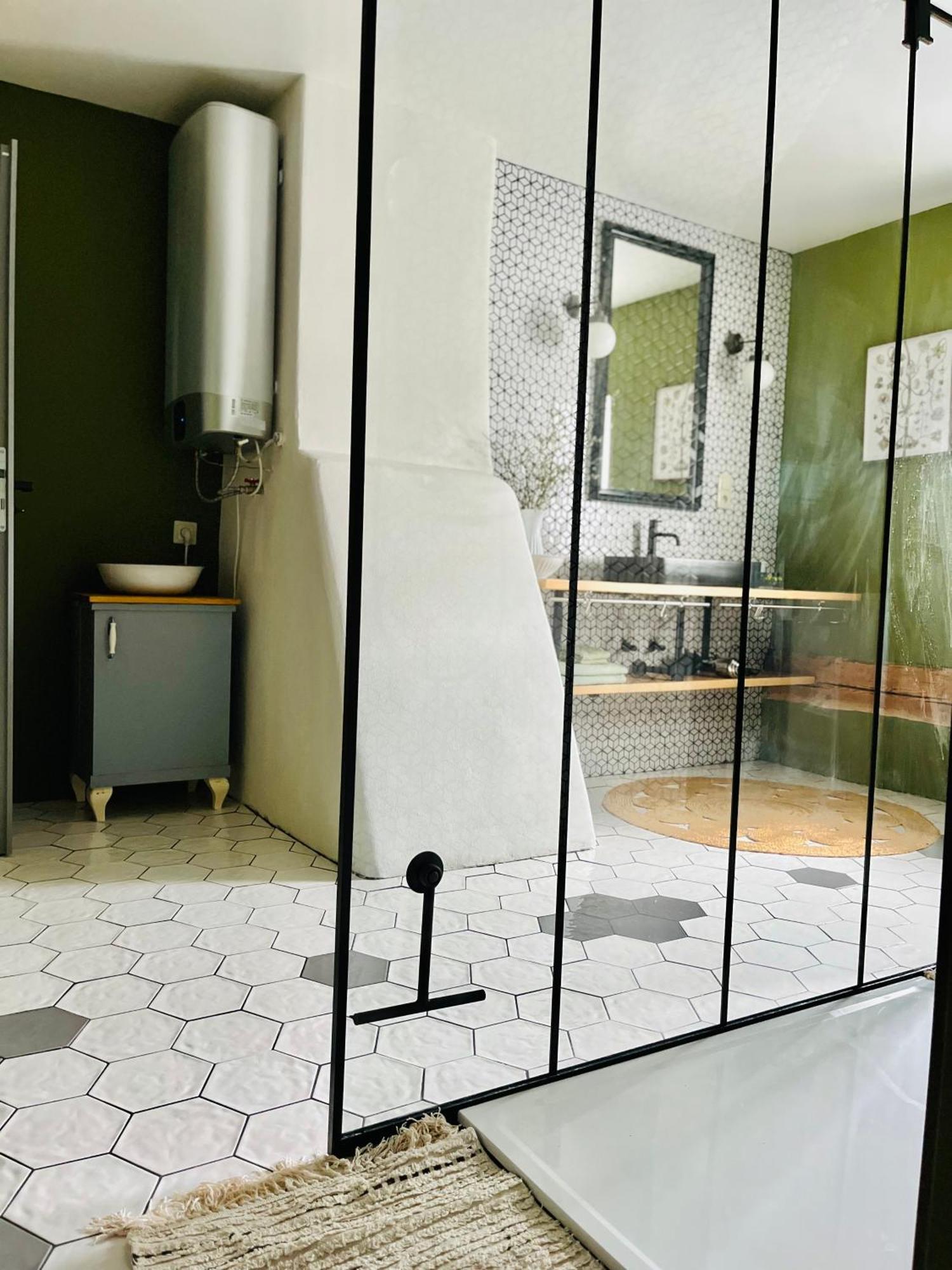 Na Nebi 187 Aparthotel Becov nad Teplou Luaran gambar