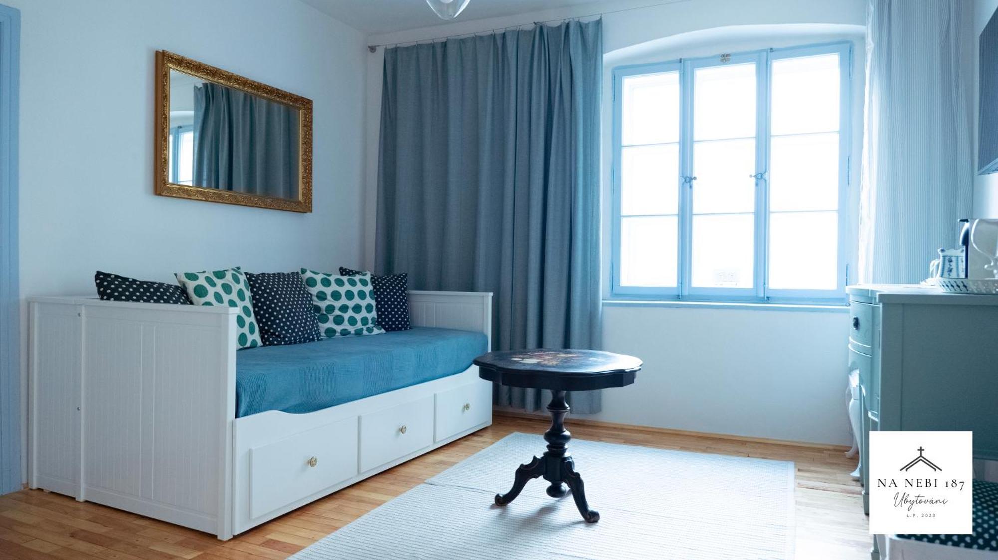 Na Nebi 187 Aparthotel Becov nad Teplou Luaran gambar